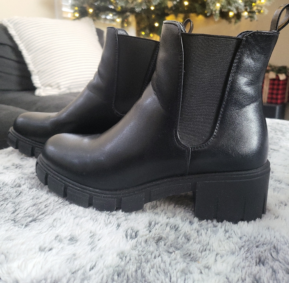 Elegant Black Ankle Booties